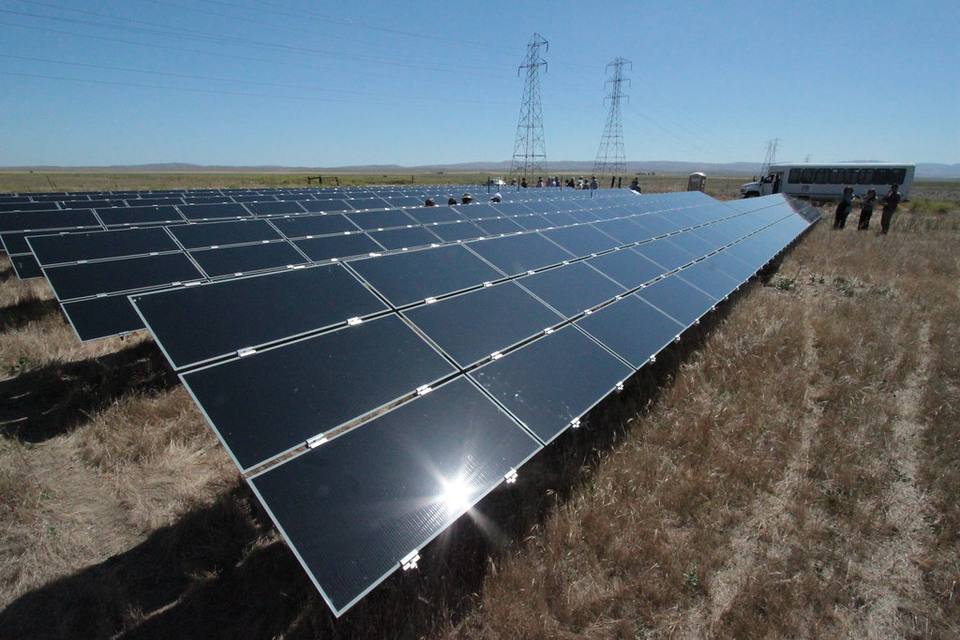 Solar & Power Solutions — Solar panels, inverters, batteries and full installation — power that stays on.